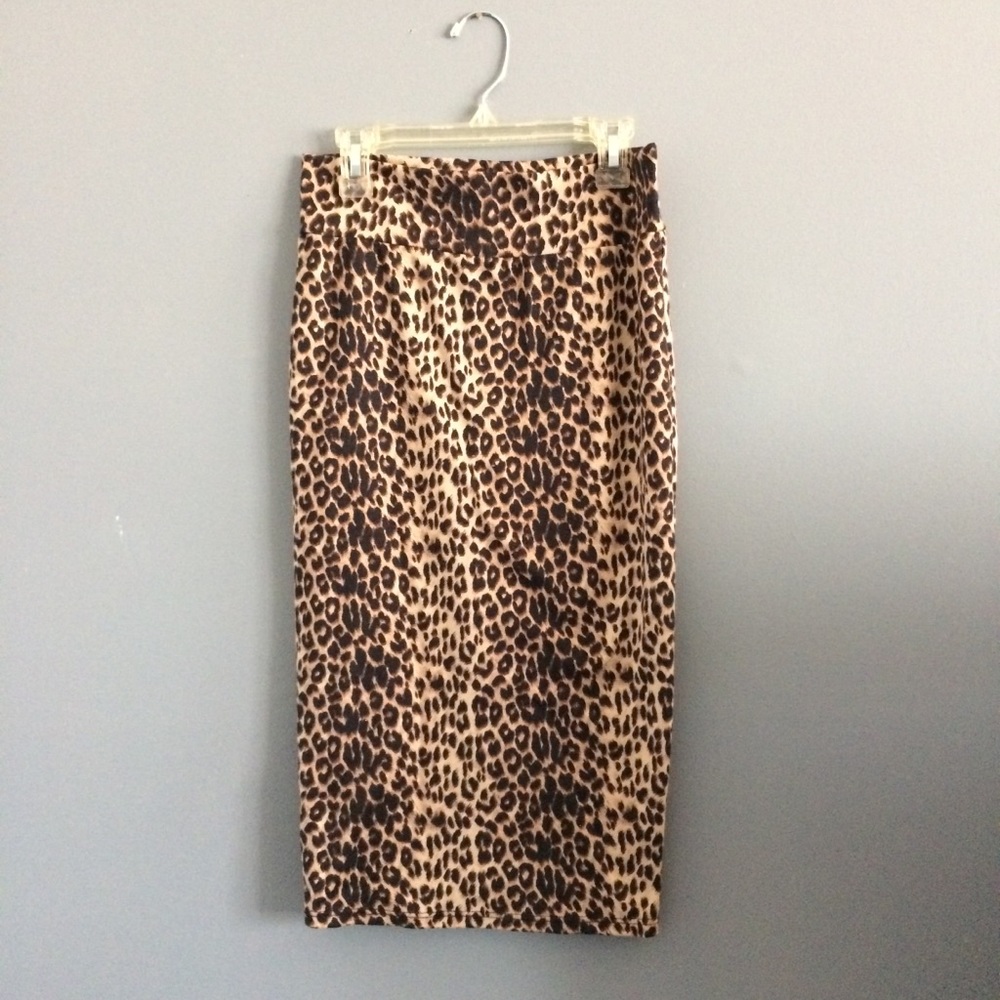 Leopard print pencil skirt